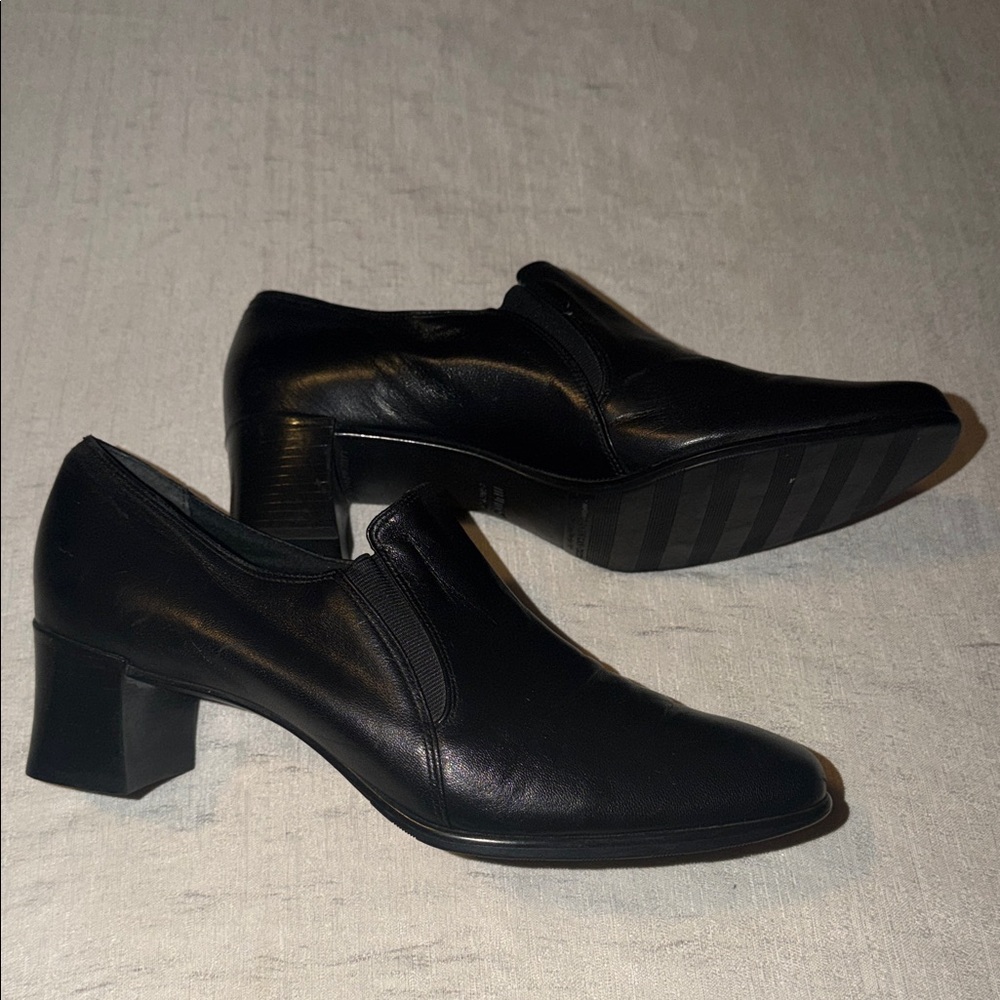 Munro American Black Slip-On Leather Loafer Pumps Women’s Dress Shoes Size 9 - Picture 2 of 12
